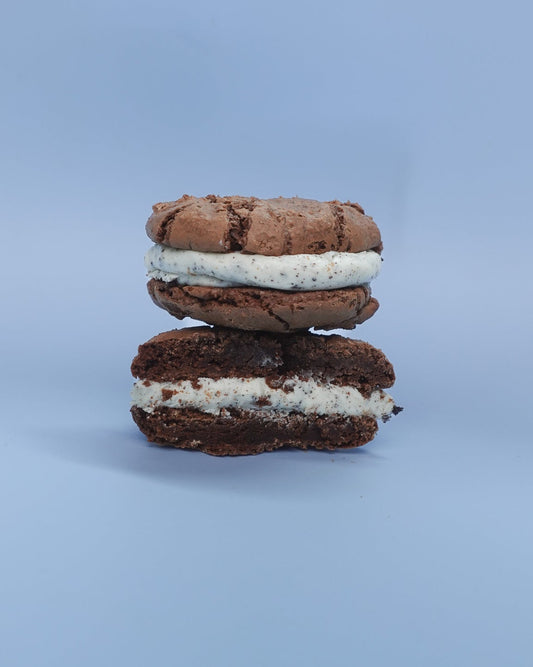 Brookie Sandwich - Cookies and Cream