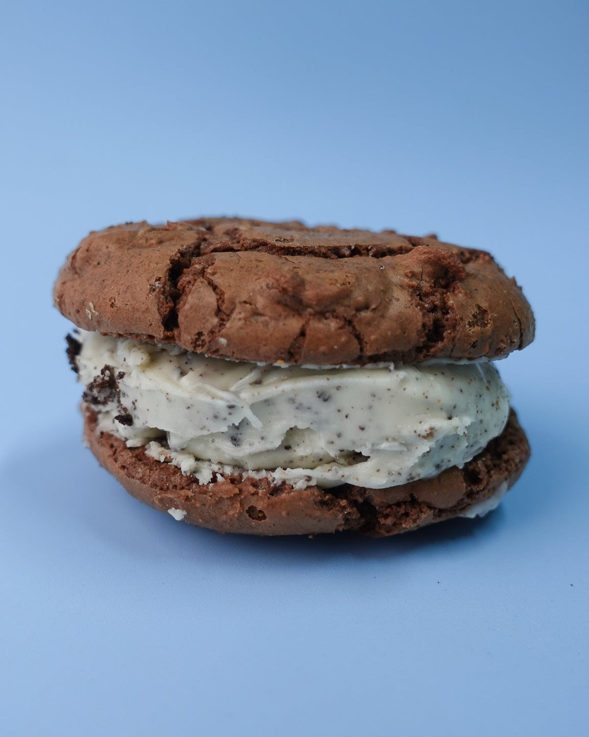 Brookie Sandwich - Cookies and Cream