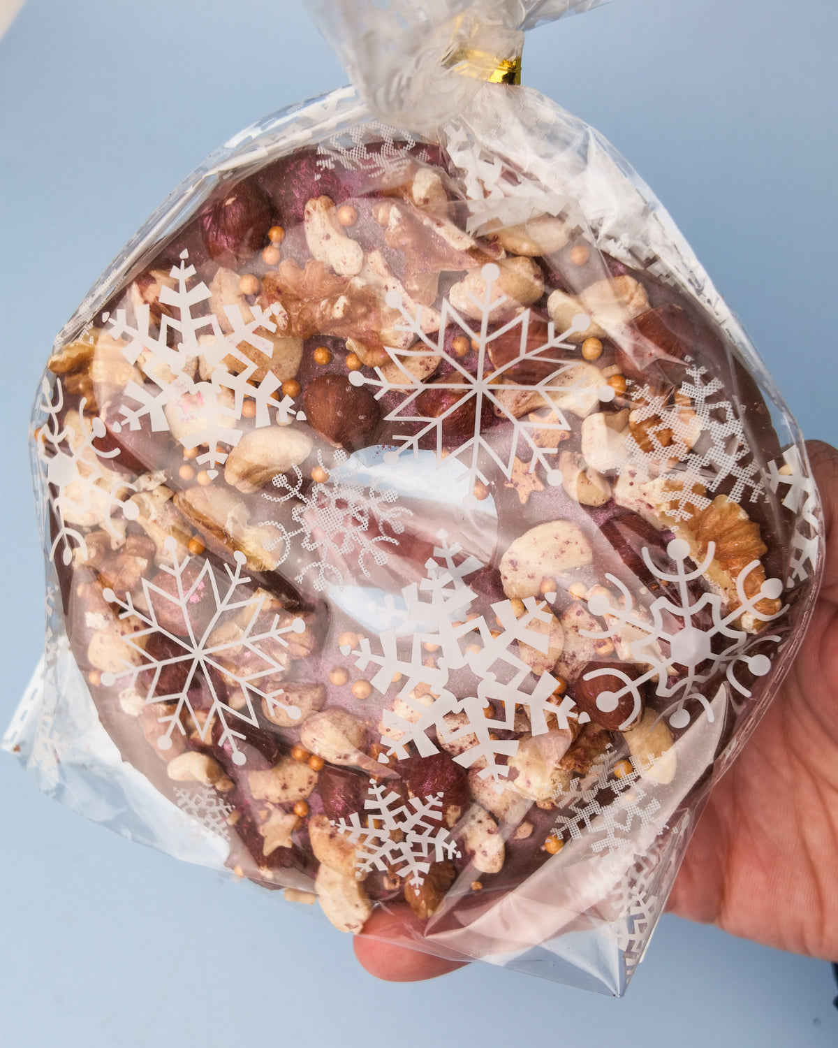 Luxury Belgian Milk Chocolate Christmas Wreath – Roasted Nut Edition