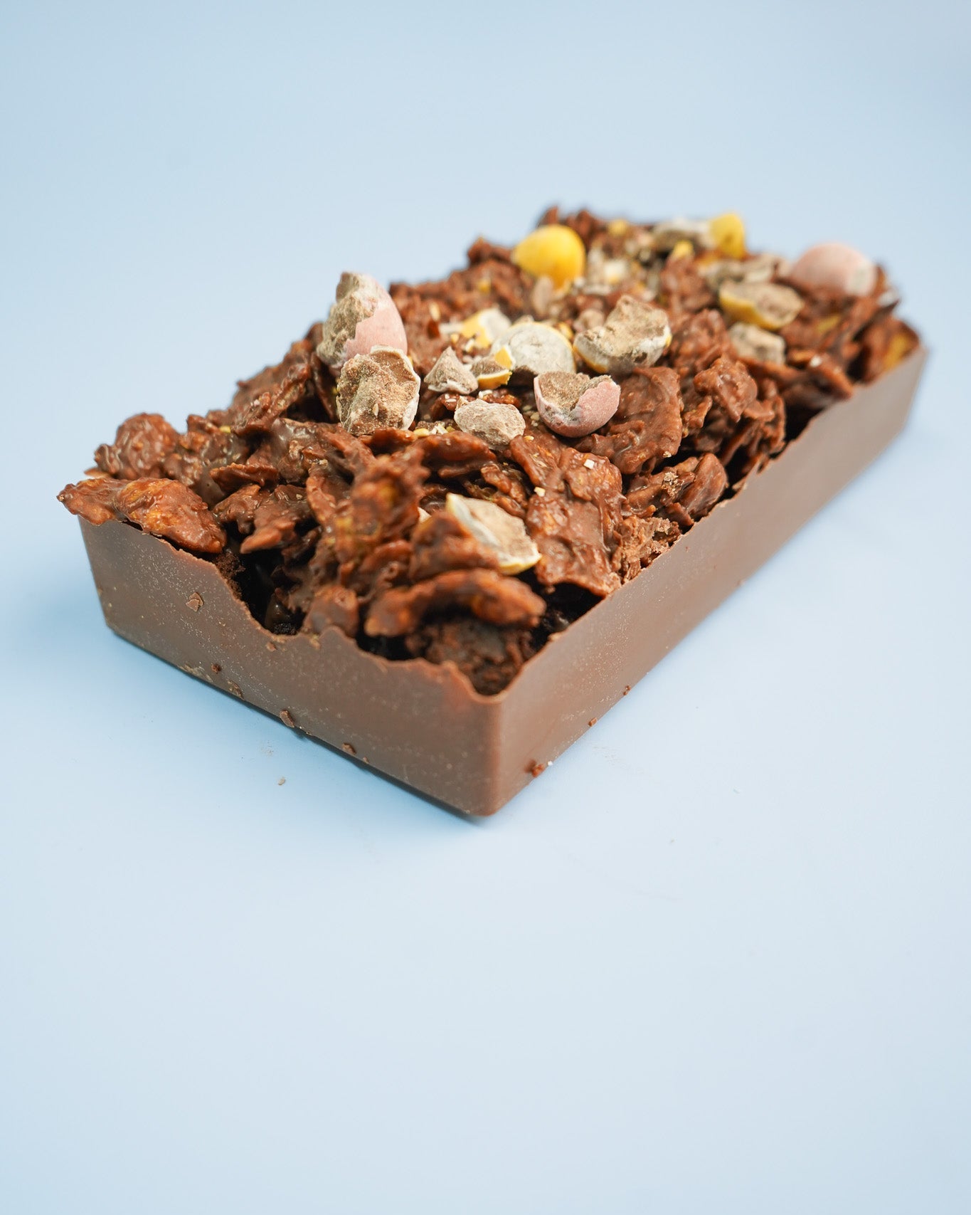 Mini Egg Crunch Cake Chocolate Bar 250g