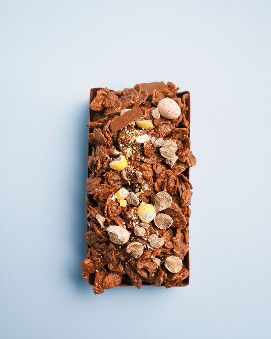 Mini Egg Crunch Cake Chocolate Bar 250g