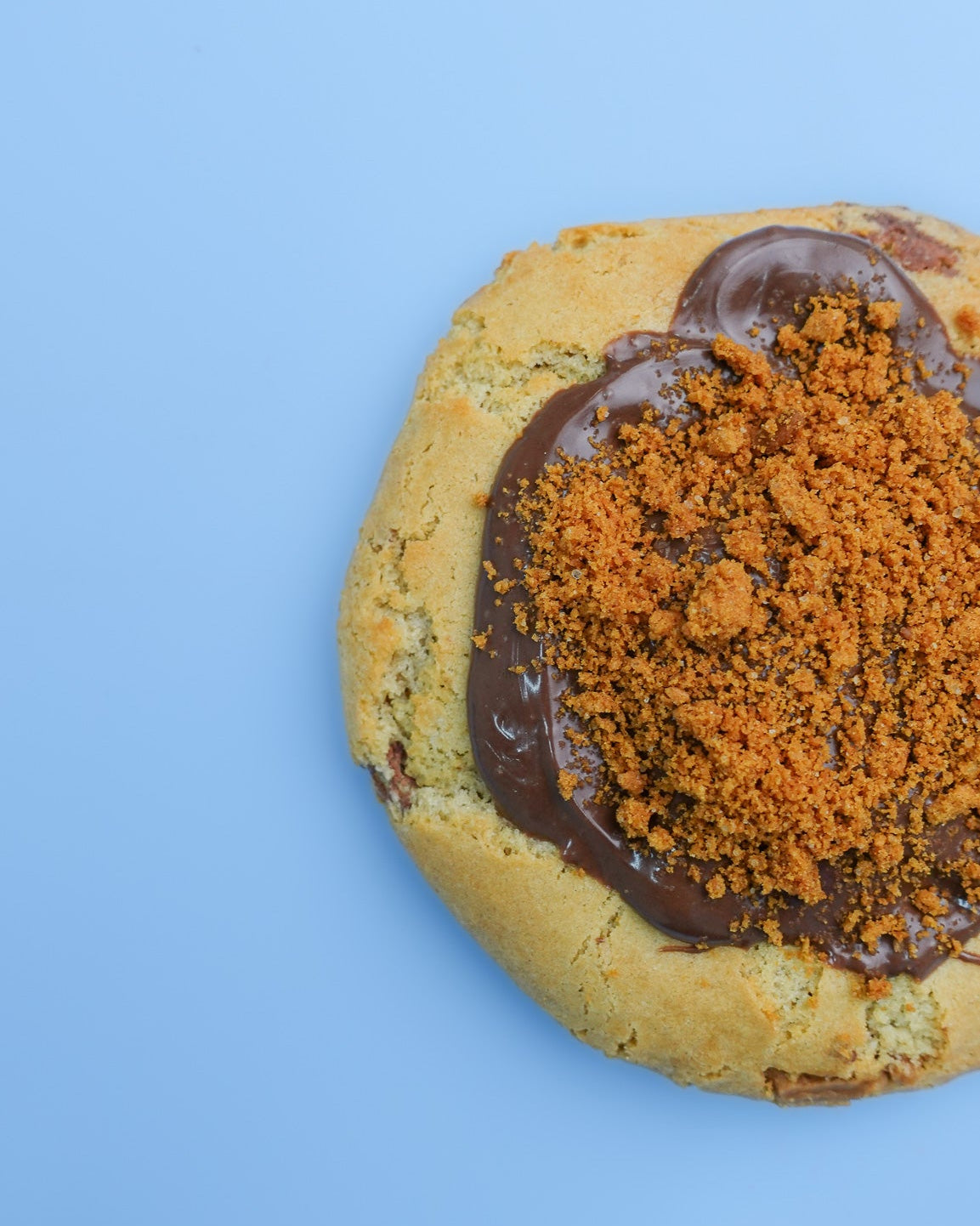 Biscoff Stuffed Milk Chocolate Cookie