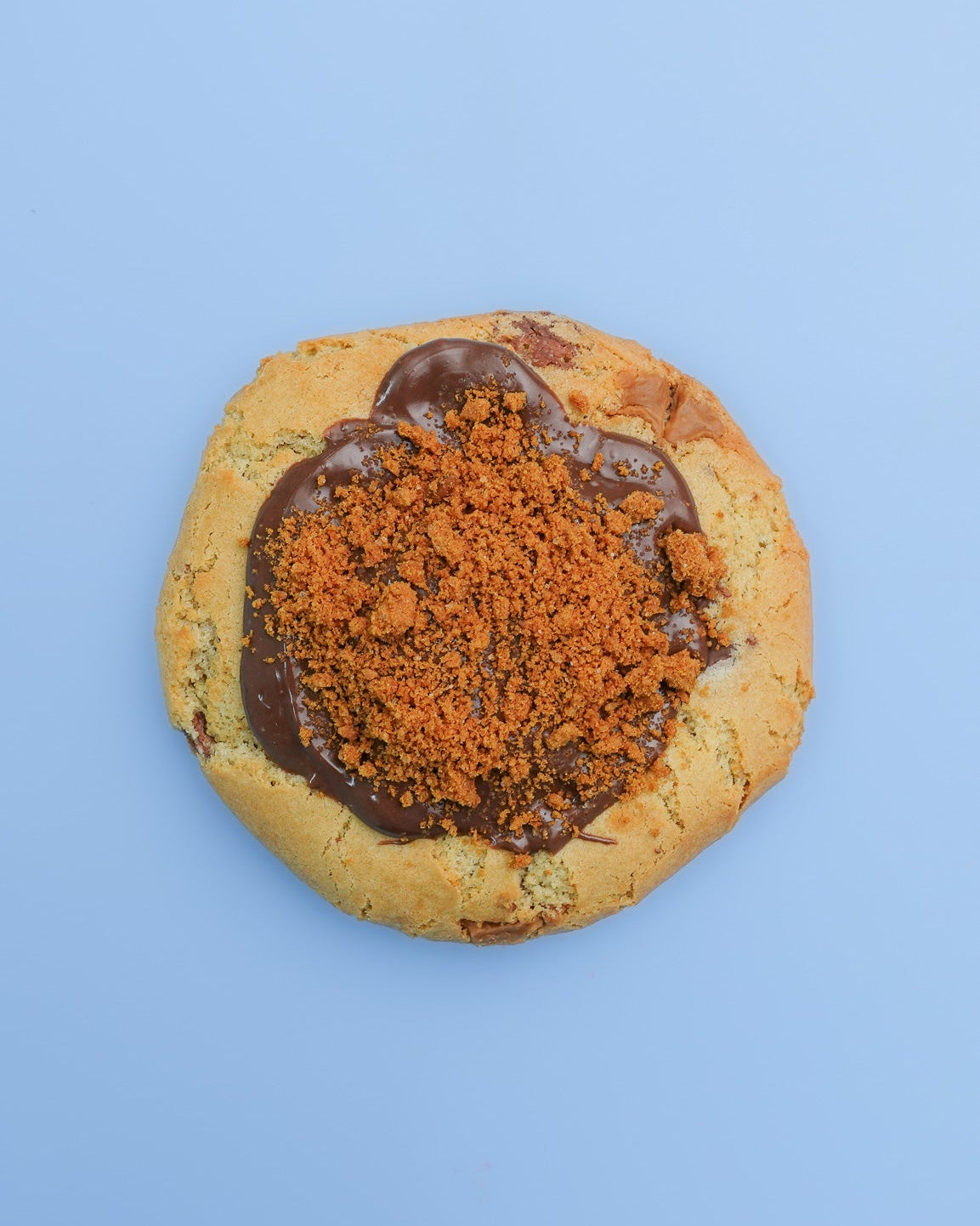 Biscoff Stuffed Milk Chocolate Cookie